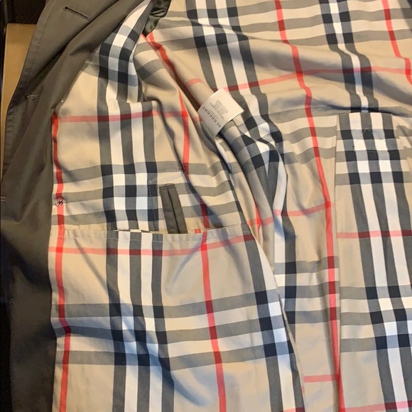 Men’s Burberry Trench Coat - Picture 6 of 8